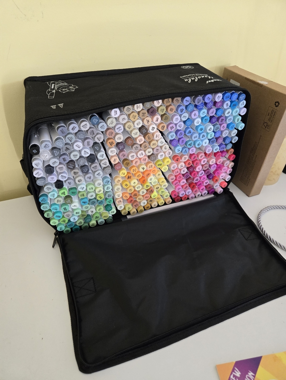 Ohuhu Alcohol-Based Art Marker Set — Multicolor in Black Carry Case